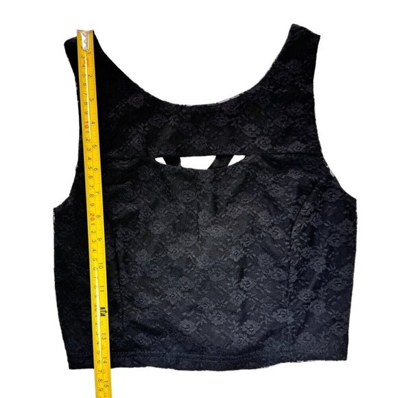 NWOT Love & Love Crop Top Black Lace Sleeveless Cut Out Cross Straps Sz. L - Picture 6 of 10